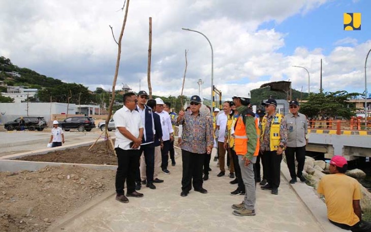 Menteri PUPR Basuki Hadimuljono saat Tinjau Infrastruktur Penunjang KTT ASEAN di Labuan Bajo. 