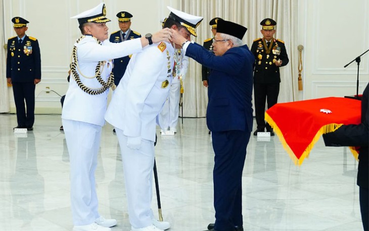 Presiden Republik Indonesia menganugerahkan tanda kehormatan Bintang Yudha Dharma Utama kepada Panglima TNI Laksamana TNI Yudo Margono, S.E., M.M., yang disematkan oleh Wakil Presiden RI K.H. Ma'ruf Amin atas nama Presiden RI, di Istana Wapres RI, Jakarta, Selasa (14/11/2023).