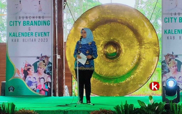 Bupati Blitar Rini Syarifah Saat Memberikan Sambutan dalam Acara Launching Calender Event Kabupaten Blitar Tahun 2023 dan Branding Land of Kings (Foto : Faisal NR / Klikwarta.com)