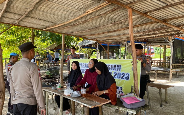 Anggota Polres Bintan saat Laksanakan Himbauan Kamtibmas 