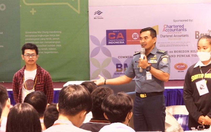 Palaksa Lanal Malang saat Berikan Pembekalan Wawasan Kebangsaan kepada 270 Mahasiswa Baru Universitas Ma Chung, Malang 