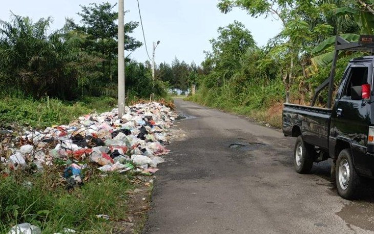  Sampah di Beringin Raya Kembali Menumpuk 