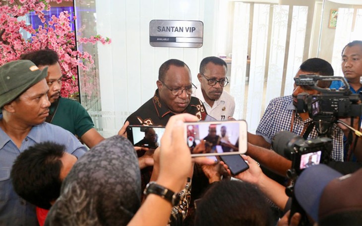 Wempi setelah membuka Workshop Percepatan Pembangunan Papua Perspektif Otonomi Khusus (Otsus) dan Daerah Otonomi Baru di Hotel Horison Kotaraja, Kota Jayapura, Papua, Selasa (24/10/2023).