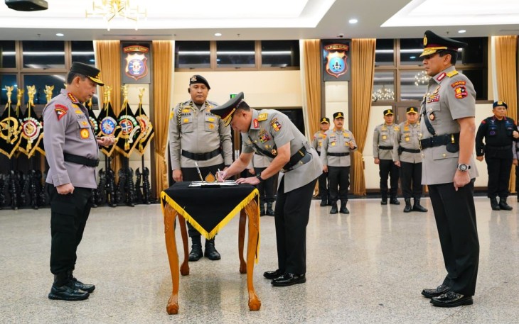 Pimpin Sertijab Irwasum, Kapolri Gelorakan Tingkatkan Kepercayaan Publik 