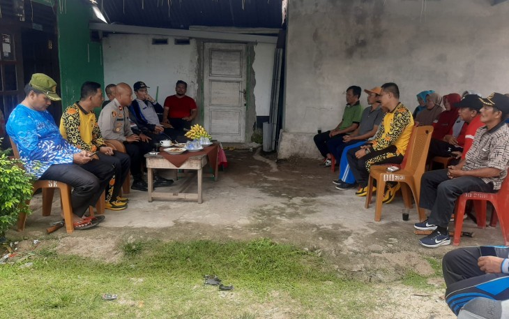 Jumat Curhat Polres Kaur Dilaksanakan di Rumah Kades Tetap