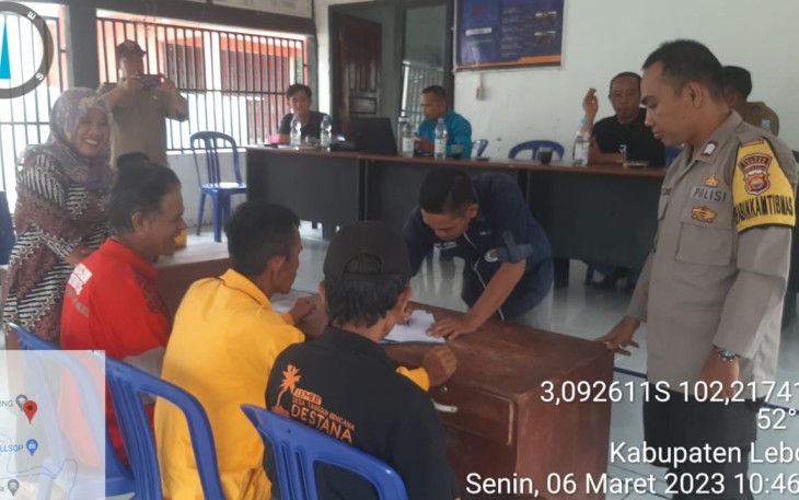 Bhabinkamtibmas Polsek Lebong Utara Hadiri Musdessus Desa Lemeu 