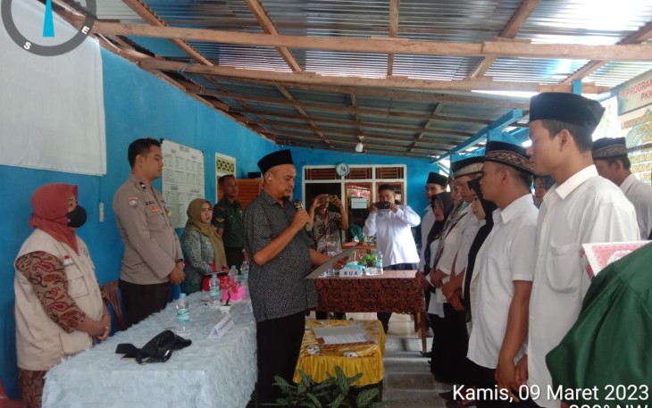 Bhabinkamtibmas Polsek Lebong Selatan Hadiri Pelantikan Perangkat Desa Bungin