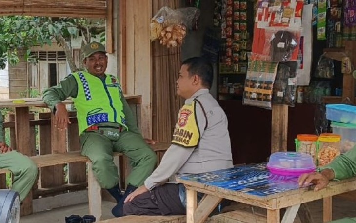 Satbinmas Polres BU Saat Sambangi Linmas 