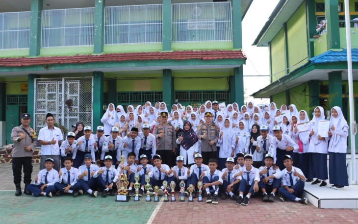 Jadi Pembina Upacara di MTs N, Kapolresta Berikan Motivasi Kepada Pelajar