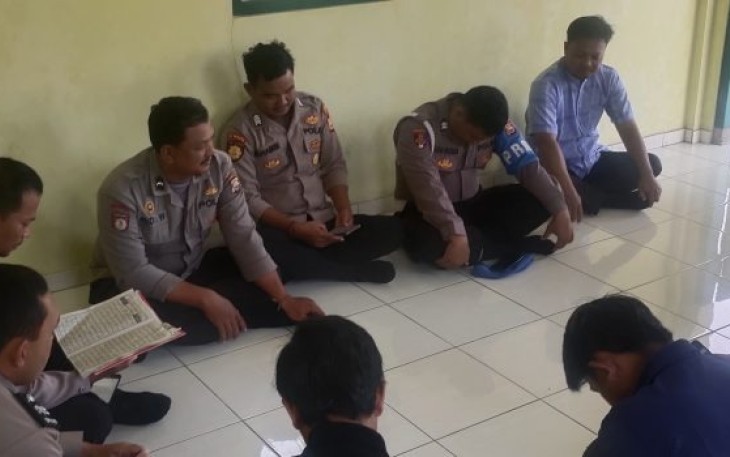 Personil Polsek Putri Hijau Lakukan Tadarus Al-Qur’an Setiap Pagi Selama Ramadhan