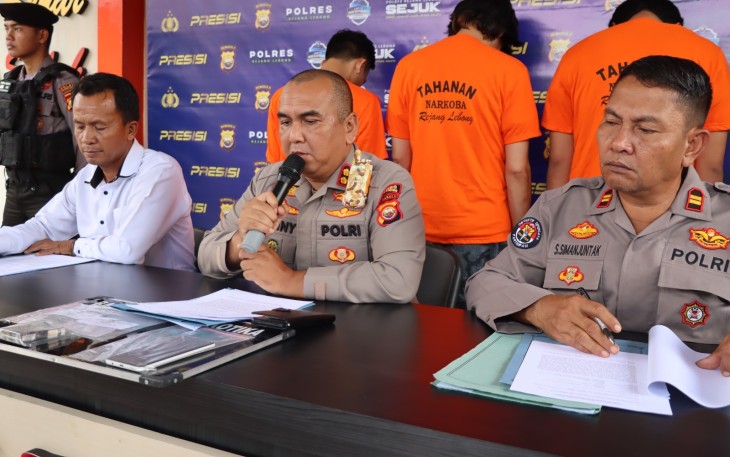 Dihentikan Polisi di Jalan, 2 Pria ini Kedapatan Simpan Sabu  