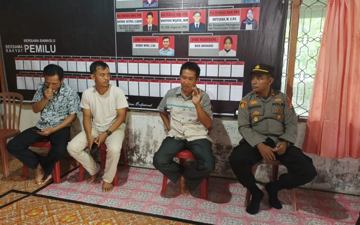 Jalin Silaturahmi, Kapolsek Seginim Sambangi Kantor Bawaslu Guna Koordinasi Menjelang Pilkada 2024 