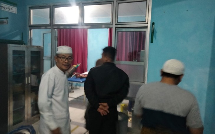 Polsek Pino Raya Besuk Peserta Suluk Tarekat Naqsyabandiyah di RSUD HD