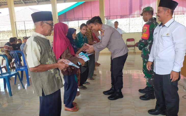 Kapolsek Ketahun Hadiri Penyaluran BLT Dana Desa 2023 di Desa Marga Bhakti 