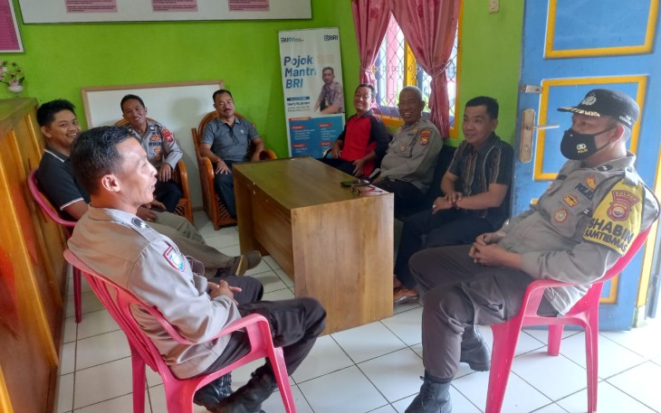 Jumat Curhat, Polres Bengkulu Utara Datangi Kantor Desa Tampung Aspirasi Masyarakat