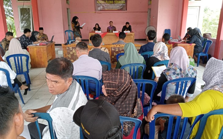 Polsek Batik Nau Monitoring Rapat Pleno Terbuka Rekapitulasi DPHP Pemilu Tahun 2024