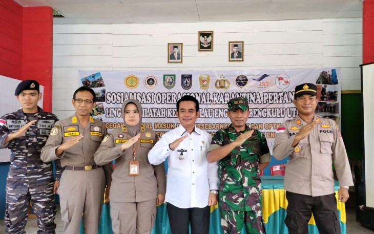 Kapolsek Enggano Hadiri Sosialisasi Karantina Pertanian Bengkulu di Pulau Enggano 