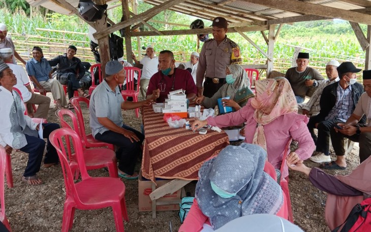 Personel Polsek Manna Melakukan Monitoring dan Pengamanan Cek Kesehatan Jemaah Suluk