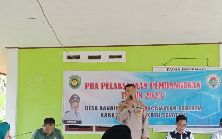 Kapolsek Seginim Hadiri Kegiatan Musrenbang RKPD Tahun 2023 Desa Banding Agung 