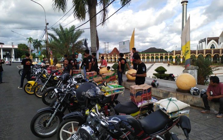Komunitas Motor Two Stroke Police Bengkulu Bersama Komunitas Motor BKL Berikan Bantuan Ke LKSA