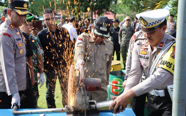 Bupati Musnahkan Barang Bukti Hasil Ops Pekat dan KRYD Polres Kepahiang