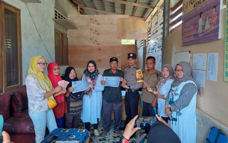 Bhabinkamtibmas Polsek Lebong Tengah Monitoring Pembagian BLT DD