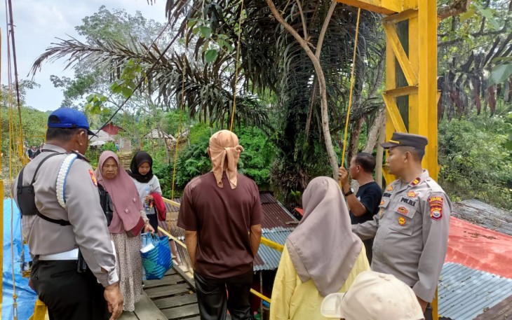 Kapolsek Seginim Bersama Personel Berikan Pengamanan Objek Wisata Lubuk Langkap  