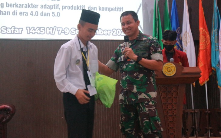 Pamen Ahli Pangdam XII/Tpr saat Beri Pembekalan Mahasiswa Baru Itekes Muhamadiyah Pontianak