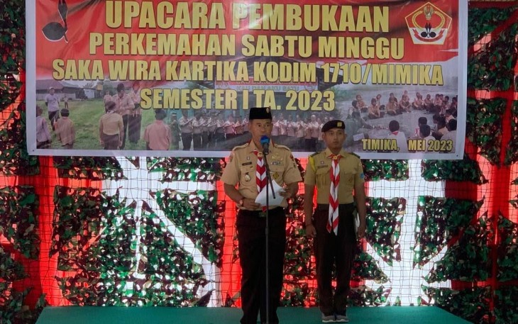 Kasdim 1710/Mimika saat Pimpin Upacara Pembukaan Persami Saka Wira Kartika TA 2023 