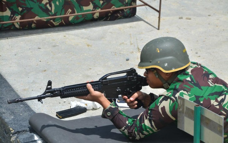 Prajurit Kodim 1710/Mimika Gelar Latihan Menembak Senjata Ringan