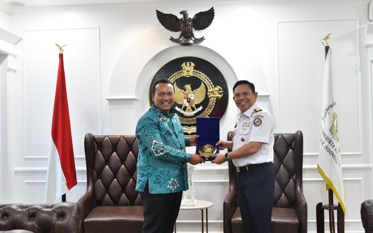 Penyerahan cindera mata