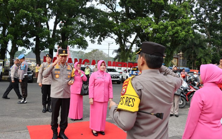 Kapolda Bengkulu saat tiba di Mapolresta Bengkulu.