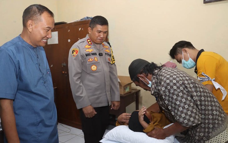  Khitanan Massal di Majelis Taklim At Taib Sukabumi