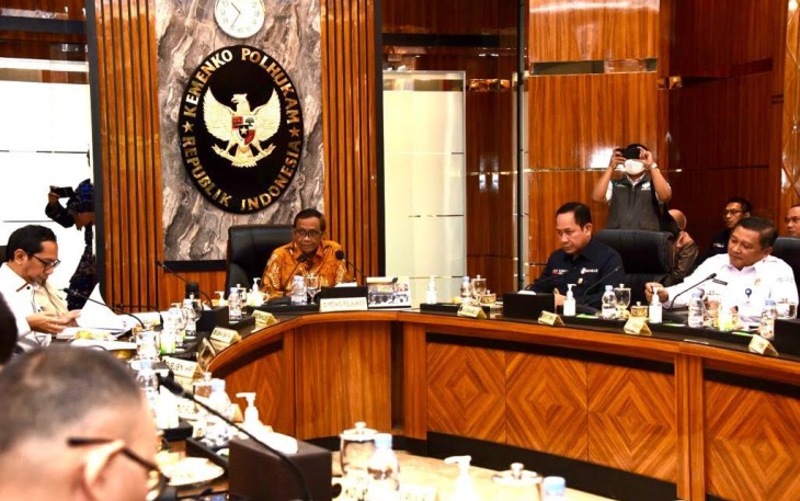 Kepala Bakamla RI Lakdsya TNI Dr. Aan Kurnia saat hadiri Forum KKPH di Wilayah Perairan dan Yurisdiksi Indonesia di kantor Kemenkopolhukam Republik Indonesia, Jakarta, Senin (6/3/2023).