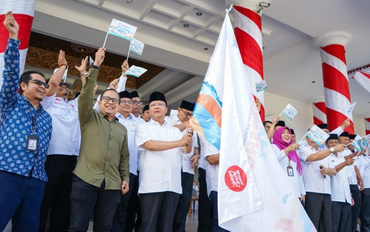 Gubernur Rohidin Lepas Pawai Roadshow Bus KPK RI