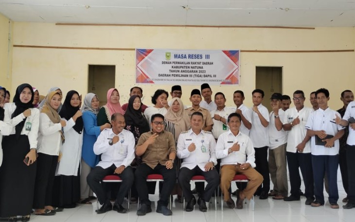 Masa reses lll tahun anggaran 2023 daerah pemilihan lll (Tiga) Dapil lll. Bertempat di Gedung Serbaguna Kecamatan Bunguran Barat Kabupaten Natuna. Kamis 9/11/2023.