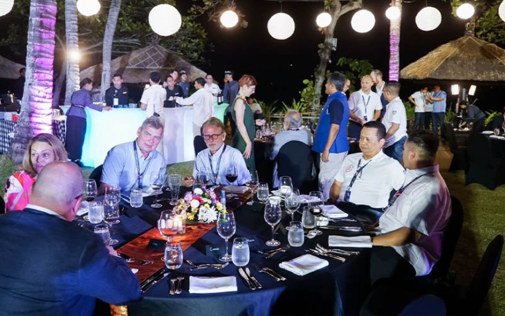 Bamsoet saat menjamu makan malam delegasi FIA Region II Rountable, di Intercontinental Bali Resort, Minggu malam (17/9/23).
