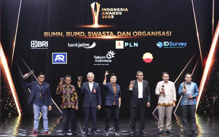 Bank Jatim saat Raih Penghargaan Best BUMD Digital Innovation