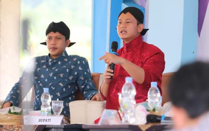Bupati Trenggalek Mochamad Nur Arifin bersama jajaran saat membuka forum konsultasi publik rencana awal Rencana Kerja Pemerintah Daerah (RKPD) tahun 2024, di Desa Jajar, Kecamatan Gandusari, Kamis (19/1/2023) (Foto : Hardi Rangga klikwarta.com).