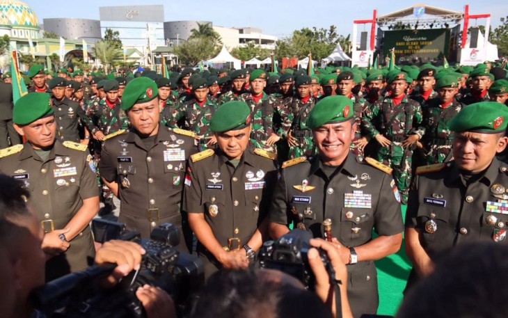 Danrem 121/Abw saat Hadiri Upacara Peringatan HUT Kodam XII/TPR ke-65