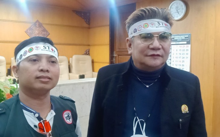 Anggota Komisi E DPRD Jawa Timur dr Benjamin Kristianto MARS (Kanan)