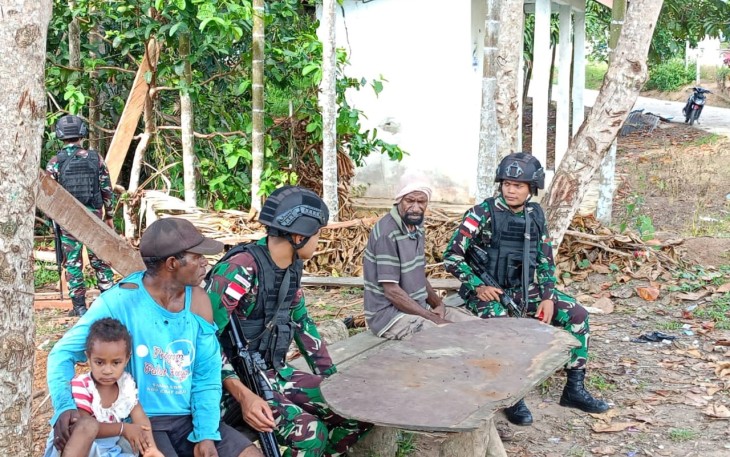  Satgas Pamtas Statis Yonif 111/KB Tingkatkan Silaturrahmi Dengan Masyarakat Perbatasan Papua Selatan