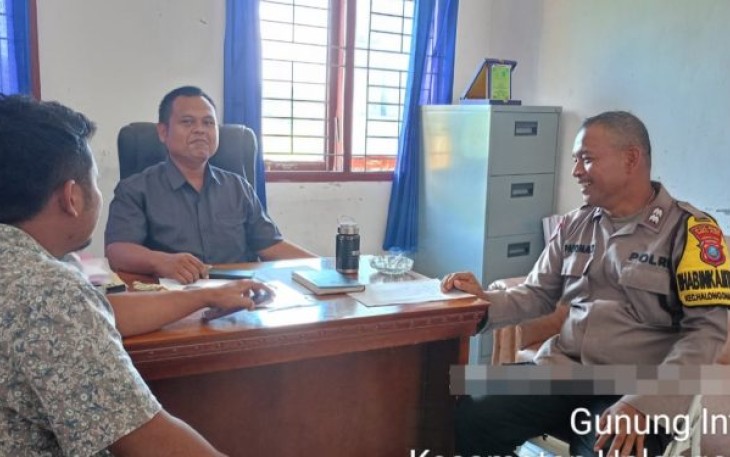 Bhabinkamtibmas Polsek Padang Bolak, Aiptu Pasomal Siregar, ajak Bacaleg untuk dukung tugas Polri tangkal hoaks, Kamis (2/11/2023)