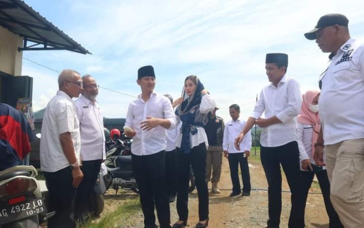 Bupati Trenggalek, Mochamad Nur Arifin, saat melaksanakan program Makaryo Ning Deso, di Desa Banaran, Kecamatan Tugu, Rabu (18/1/2023).