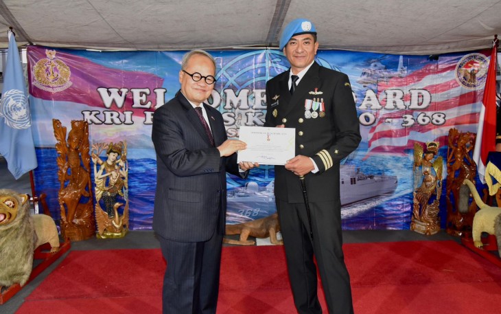 Satgas MTF TNI KONGA XXVIII-N/ UNIFIL Raih Medali Kehormatan Tertinggi PBB, Perdamaian, dan Duta Budaya pada Medal Parade di Lebanon