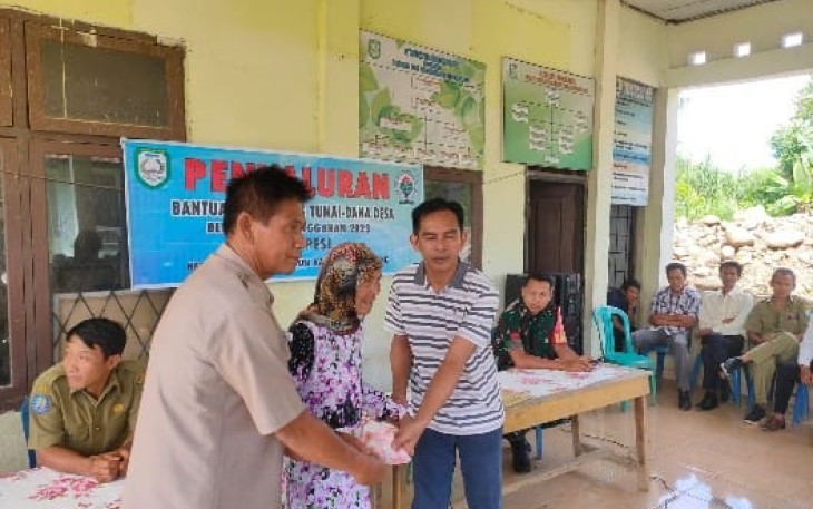 Desa Air Pesi Salurkan BLT DD Untuk 25 KPM  