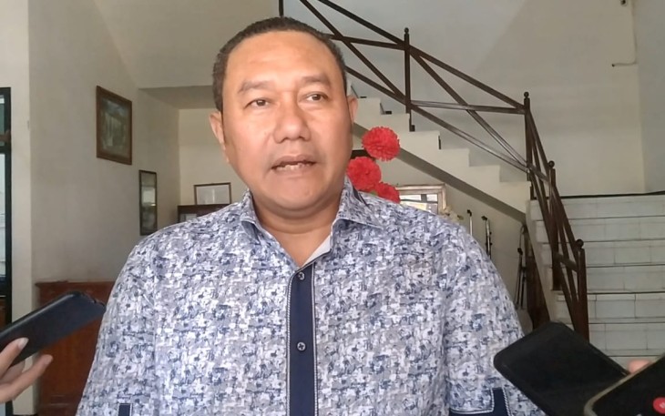 Ketua Fraksi Demokrat, Mugiato, saat dikonfirmasi setelah rapat Paripurna DPRD Kabupaten Trenggalek, membahas terkait pokok - pokok pikiran, Senin (6/3/2023).