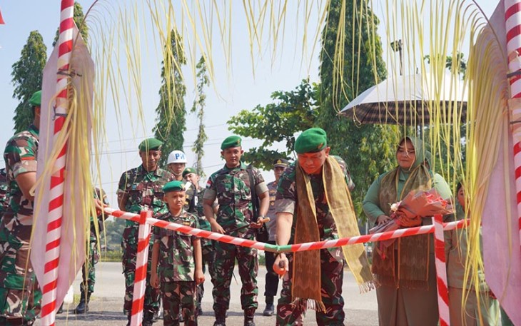 Danrem 121/ABW yang baru saat Laksanakan Tradisi Penerimaan  