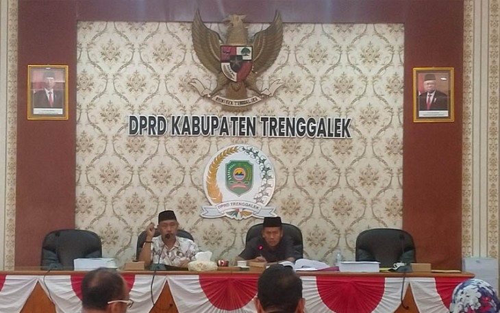 Situasi rapat kerja Komisi III DPRD Kabupaten Trenggalek, bersama OPD mitra kerja, di aula DPRD Kabupaten Trenggalek, Jum'at (28/7/2024).