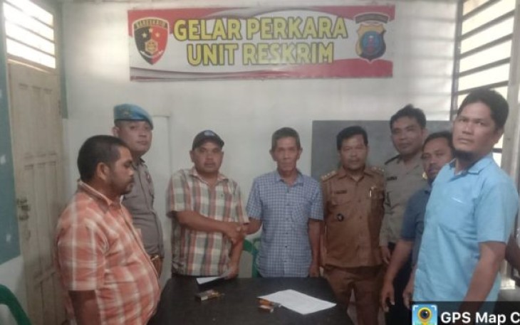 Polsek Sipirok Mempertemukan, kedua belah pihak telah sepakat untuk berdamai dan menyelesaikan masalah ini secara kekeluargaan. Pelaku, juga sepakat untuk tidak mengulangi perbuatannya di kemudian hari.